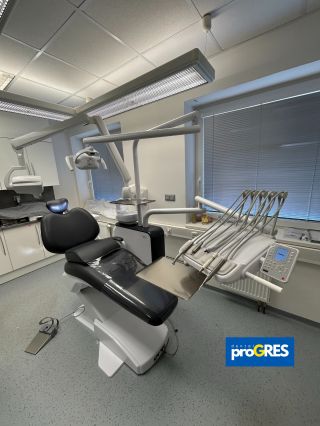 ✅ Nainstalováno @diplomat_dental DIPLOMAT MODEL ONE 100 Nejlepší poměr cena/výkon. Barevný displej, tlačítkové ovládání....